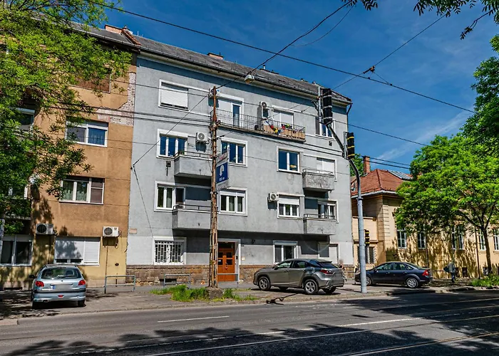 Cozy Haven Budapest- Quiet Family With Ac&smart Tv