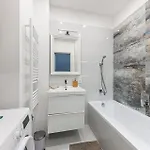 Cozy Haven Budapest- Quiet Family With Ac And Smart Tv アパート *