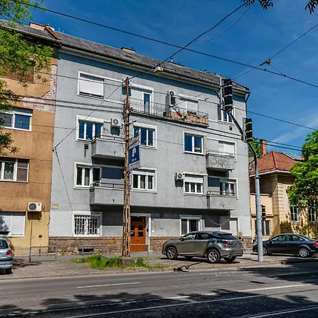 Cozy Haven Budapest- Quiet Family With Ac And Smart Tv